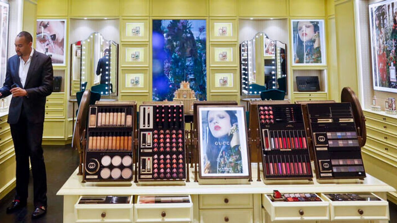 Gucci zararda! 'Beauty' birimlerini L'Oreal'e sattı
