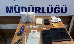 Ehliyet sınavına düzenekle girecekti, polisin dikkati sayesinde yakalandı