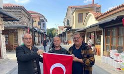 Kula Esnaf Kefalet Kooperatifi esnafa bayrak dağıttı