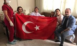 Manisa’da asırlık çınarlar evlerinde ziyaret edildi