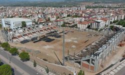 Soma Stadyumu’nda çalışmalar devam ediyor