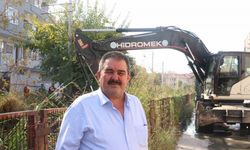 Barbaros Mahallesinde sulama kanalı temizleniyor