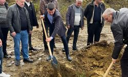 Salihli’de Başbuğ Türkeş anısına 106 zeytin fidanı dikildi