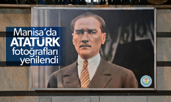 Manisa'da Atatürk fotoğrafları yenilendi