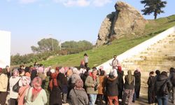 Alaşehirli kadınlar Manisa'yı gezdi