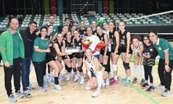 Manisalı Sultanlar 'Arkas'ı 3-0 ile geçti