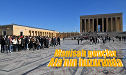 Manisalı gençler Ata'nın huzurunda