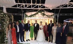 Salihli’de bin 221 çift “Mutluluğa evet” dedi