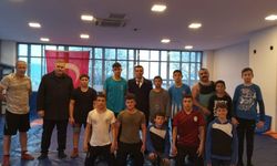 Sarıgöllü güreşçilere moral ziyareti