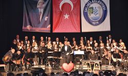 Gönüller sevda şarkılarıyla şenlendi