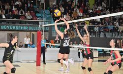 Manisa BBSK Sultanları şampiyon ünvanıyla Play-Off’lara gidiyor