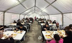 Türk Kızılay Manisa Şubesi, Ramazan ayı boyunca 10 bin kişiye iftar verdi