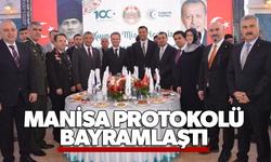 Manisa protokolü bayramlaştı