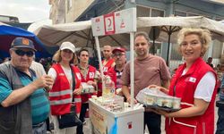 Kızılay’dan pazarcı esnafına limonata ayran ikramı