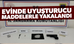 Evinde uyuşturucu maddelerle yakalandı