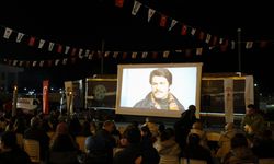 Manisalı vatandaşlara açık havada sinema keyfi