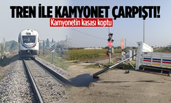 Turgutlu’da hemzemin geçitte kaza: Kamyonetin kasası koptu