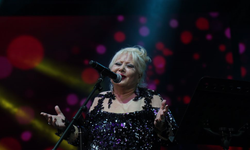 Ünlü sanatçı Muazzez Abacı hayatını kaybetti