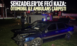 Manisa'da otomobil ile ambulans çarpıştı