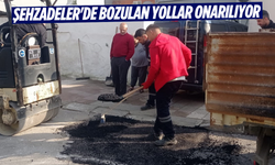 Şehzadeler'de bozulan yollar onarılıyor
