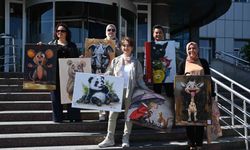 Manisa Büyükşehir Belediyesinden minik hastalara 23 Nisan morali