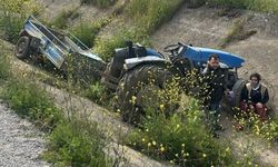 Turgutlu'da ön lastiği fırlayan traktör takla attı!