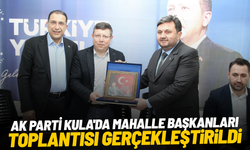 AK Parti Kula'da Mahalle Başkanları Toplantısı gerçekleştirildi