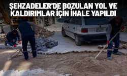 Şehzadeler'de bozulan yol ve kaldırımlar için ihale yapıldı