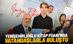 Bahadır Yenişehirlioğlu Akhisar Kitap Fuarı’nda vatandaşlarla buluştu