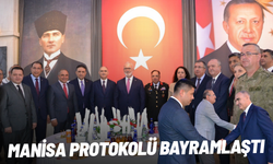 Manisa protokolü bayramlaştı