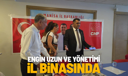 Engin Uzun ve yönetimi il binasında