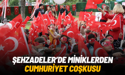 Şehzadeler'de miniklerden cumhuriyet coşkusu
