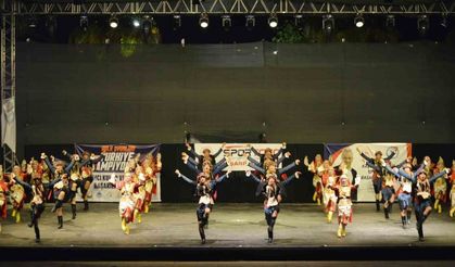 Yunusemre Belediyespor halk oyunlarında Türkiye ikincisi oldu