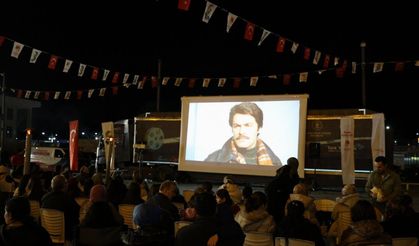 Manisalı vatandaşlara açık havada sinema keyfi