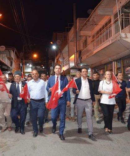 Vatandaşlar 15 Temmuz’da tek yumruk oldu