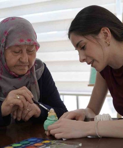 Alzheimer ve Demans hastaları etkinliklerle hayata tutunuyor