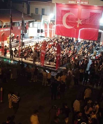 Demirci’de demokrasi nöbeti