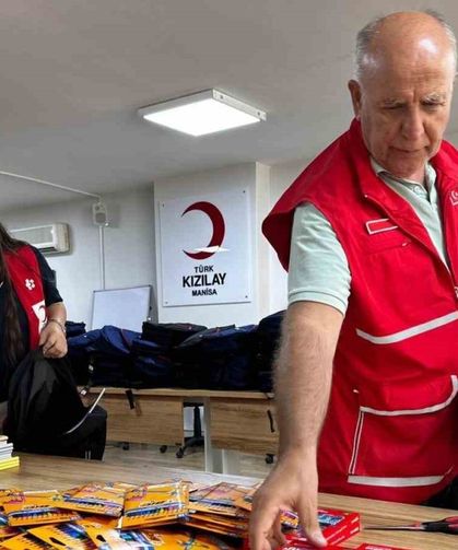 Kızılay’dan ihtiyaç sahiplerine kırtasiye desteği