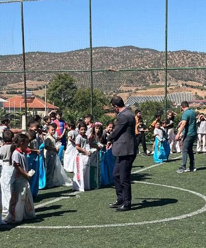 Okul bahçesi şenlik alanına döndü