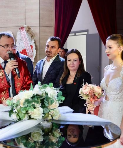 Yunusemre'de 2025 yılında bin 464 çift dünyaevine girdi