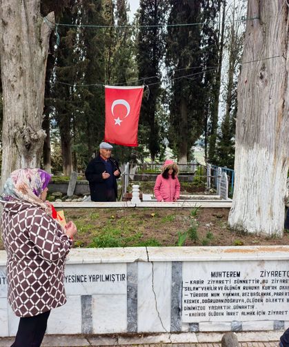 Bayram öncesi mezarlıklarda duygu seli