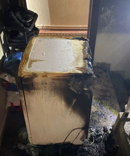 Manisa'da çamaşır makinesinden çıkan yangın paniğe neden oldu