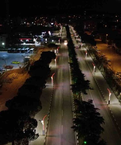 Ay-yıldızlı ışıklar Demirci'yi aydınlattı