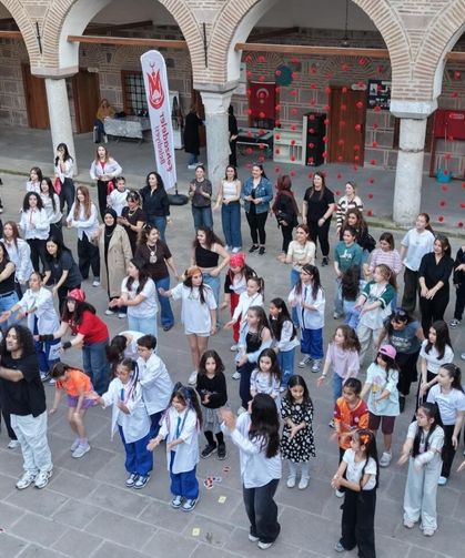 Dünya Dans Günü'nde Şehzadeler'de renkli görüntüler