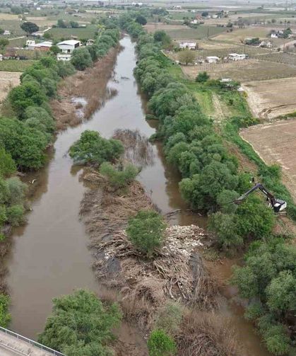 MASKİ'den Gediz'de taşkın riskine karşı müdahele