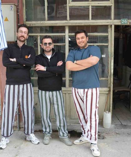 Pijamaları giyip geçmişe yolculuk yaptılar