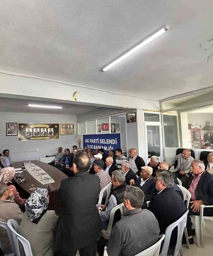 Selendi AK Parti'de mahalle başkanları toplandı