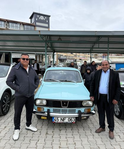 Yarım asırlık klasik otomobil 210 bin liraya yeni sahibini buldu
