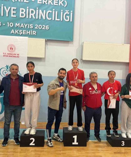 Çifte şampiyon Sudenaz'dan Manisa'ya gurur