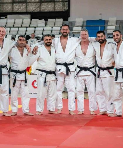 Yunusemre Belediyespor Türkiye ikincisi oldu